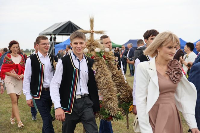Korowód dożynkowy na dożynkach wojewódzkich 2025 w Świdniku