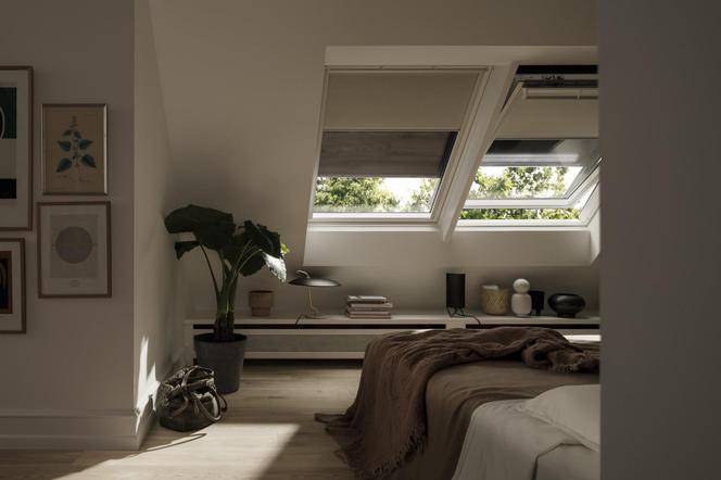 Roleta na okno dachowe: termoizolacyjna, zaciemniająca, zewnętrzna. Markiza zewnętrzna na okno dachowe