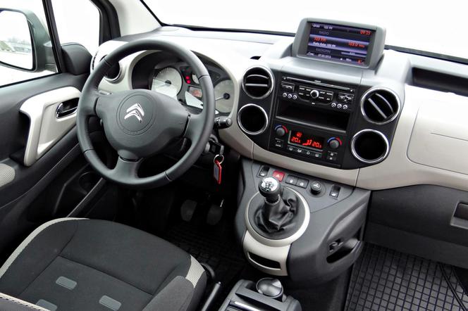 Citroen Berlingo XTR 1.6 HDi - TEST, opinie, zdjęcia - DZIENNIK DZIEŃ 4: Wnętrze, bagażnik i wyposażenie