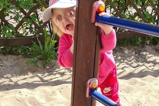 Hania z Bydgoszczy potrzebuje dwóch pilnych operacji. Jej mózg rośnie, ale czaszka nie