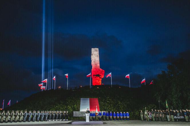 Poranne obchody 82. rocznicy wybuchu drugiej wojny światowej na Westerplatte