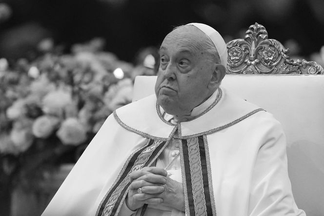 Papież Franciszek nie żyje.