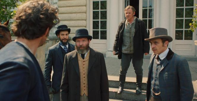 Matylda odc. 11. Tadeusz Biliński (Ireneusz Czop), Robert Boden (Kamil Szeptycki), Adam (Jędrzej Hycnar), Witold Różański (Dariusz Chojnacki)