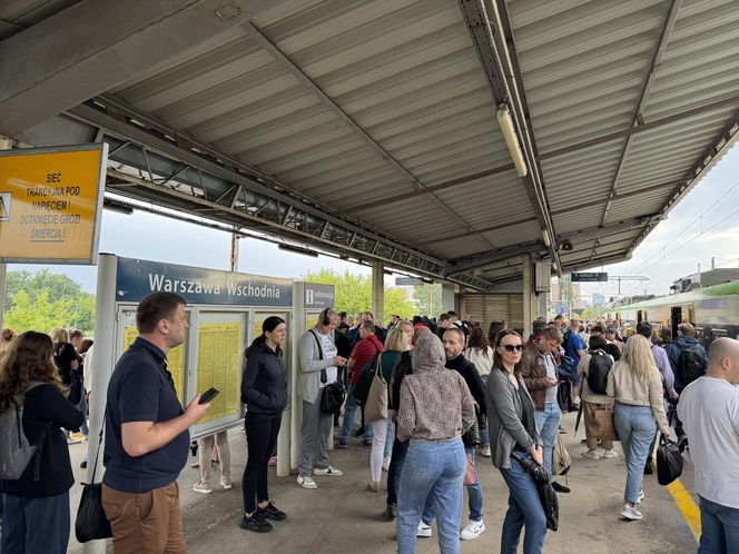 Paraliż na kolei po wypadku w Wesołej