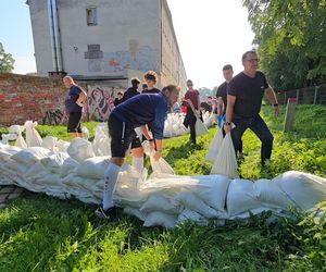 Głogów przygotowuje się na fale wezbraniową na Odrze. Ta ma dotrzeć około godziny 14