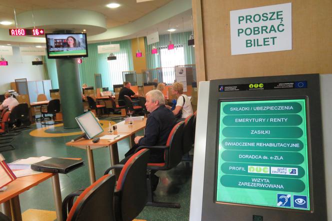 Trzynasta emerytura. Pierwsze pieniądze wpłyną na konta emerytów już 30 kwietnia