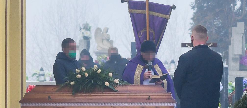 Bandyci spalili Henryka i Małgorzata. Krewnych pochowano osobno