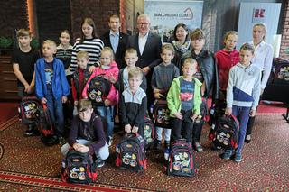 Dzieci białoruskich uchodźców przebywających w Polsce dostały wyprawki szkolne [ZDJĘCIA]