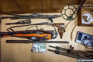 Sześciu gagatków posiadało nielegalną broń i amunicję? Sprawę bada kielecka policja