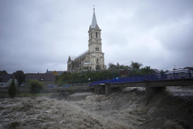 Czechy. Na niektórych rzekach „stopień ekstremalnej powodzi”