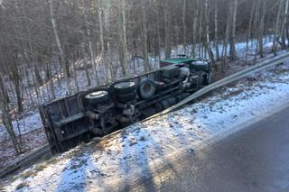 Wypadek na trasie Mrągowo - Piecki. Trzy osoby w szpitalu