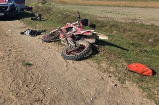 Tragedia na drodze. Wjechał w krowę motocyklem. Zwierzę nie żyje, lądował śmigłoiwec LPR