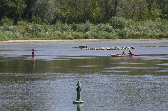 Alarm! Wisła wysycha na naszych oczach. Katastrofalny poziom wody w Warszawie