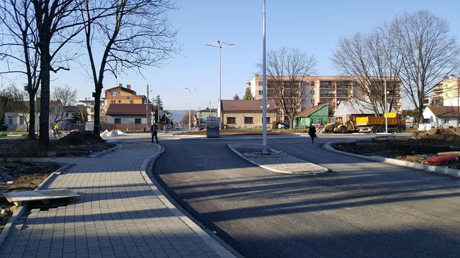 Kończy się budowa ronda na ulicy Barskiej