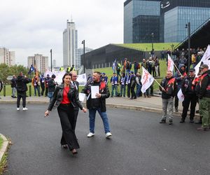 Protest Solidarności w Katowicach przed MCK. Chodzi o konferencję klimatyczną PRECOP