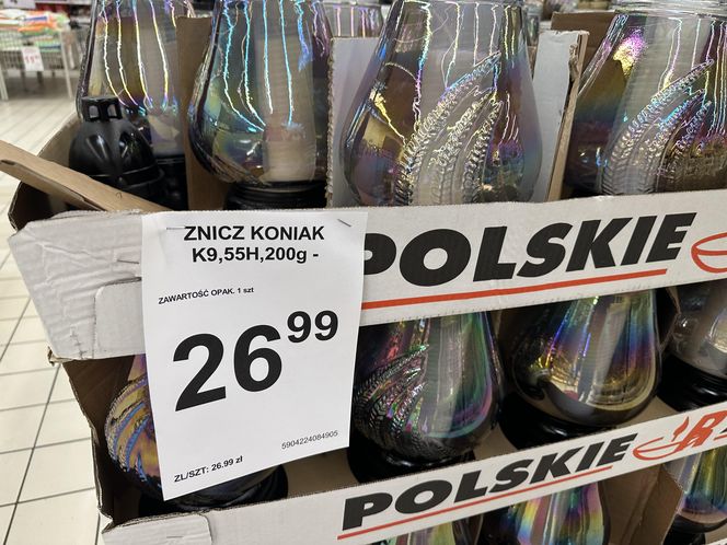 Ile kosztują znicze? Sprawdziliśmy ceny w marketach