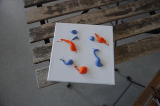 Malowanie obrazów przez podopiecznych krakowskiego schroniska