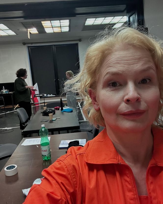 Dominika Ostałowska na próbach spektaklu w Teatrze Studio