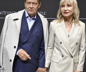 Jan Frycz nie do poznania! Aktor pojawił się łysy na salonach