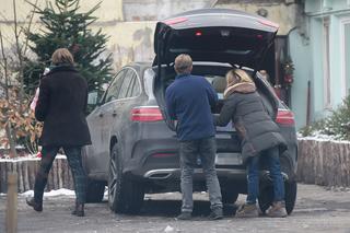 Małgorzata Rozenek i Radosław Majdan zawieźli prezenty do domu samotnej matki.