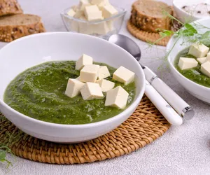 Zupa krem z cukinii z serem feta: prosty przepis