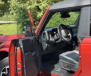 Wnętrze Forda Bronco