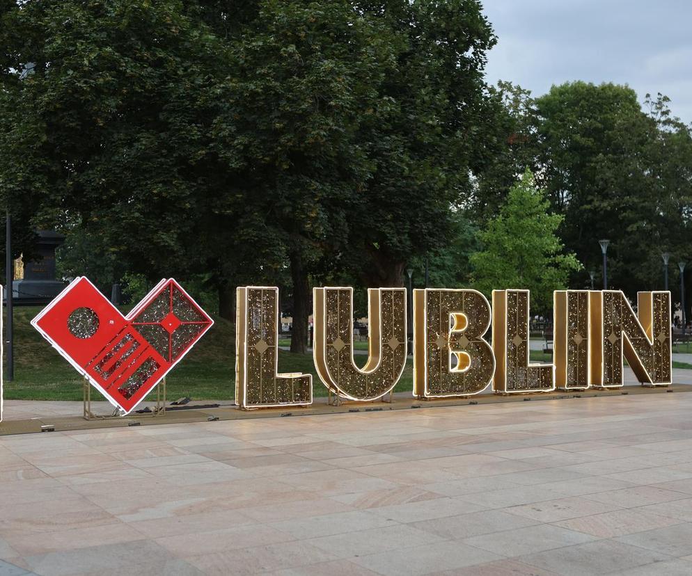Napis I love Lublin na Placu Litewskim