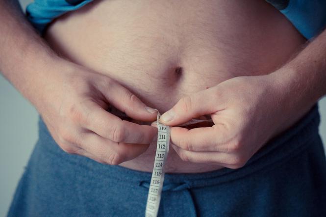 Jak osoby otyłe przechodzą COVID-19? Lekarze i naukowcy alarmują!