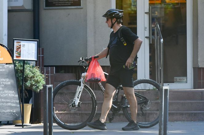 Robert Więckiewicz na rowerze