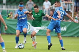 Wielkie emocje, kontuzje i cztery gole – ostra walka między Wartą i Ruchem na koniec 4. kolejki PKO BP Ekstraklasy