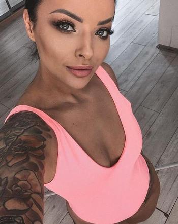 Kamila Wybrańczyk odsłoniła piersi