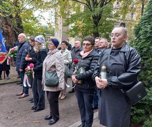Zapalono znicze dla rozstrzelanych mieszkańców Leszna. W rocznicę tragicznych wydarzeń [ZDJĘCIA]