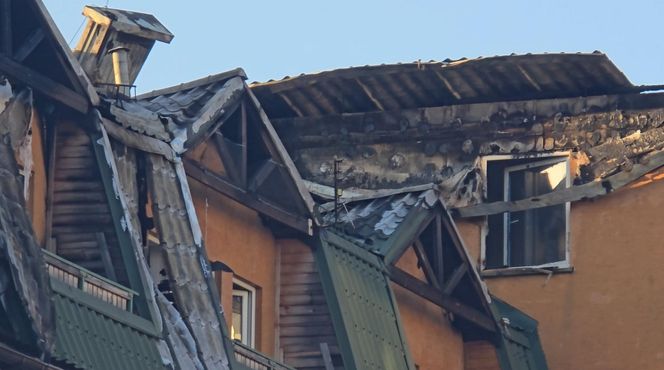 Pożar w Ząbkach. Strażacy przeszukują pogorzelisko