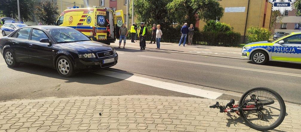 Dramatyczny wypadek w Myszkowie. 11-latek wjechał wprost pod koła audi