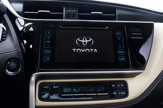 Toyota Corolla lifting 2016