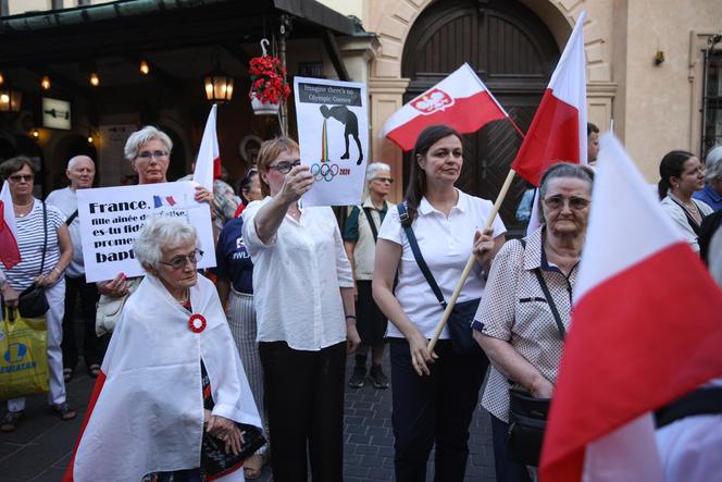 Rodzice Andrzeja Dudy na proteście