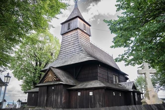 Zabytkowy kościół w Zawadzie