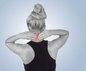 Polimialgia reumatyczna – przyczyny, objawy, leczenie i rehabilitacja