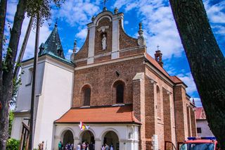 To miejsce w Świętokrzyskiem było dawniej ważnym punktem ma mapie Polski. Jego początki sięgają średniowiecza 