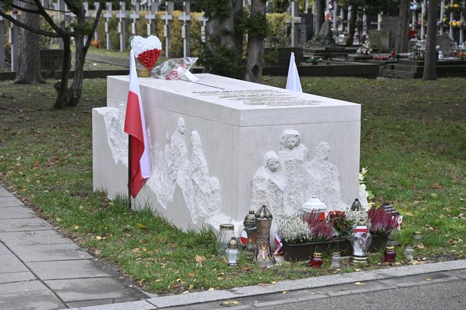 Grób Kornela Morawieckiego na  Powązkach Wojskowych