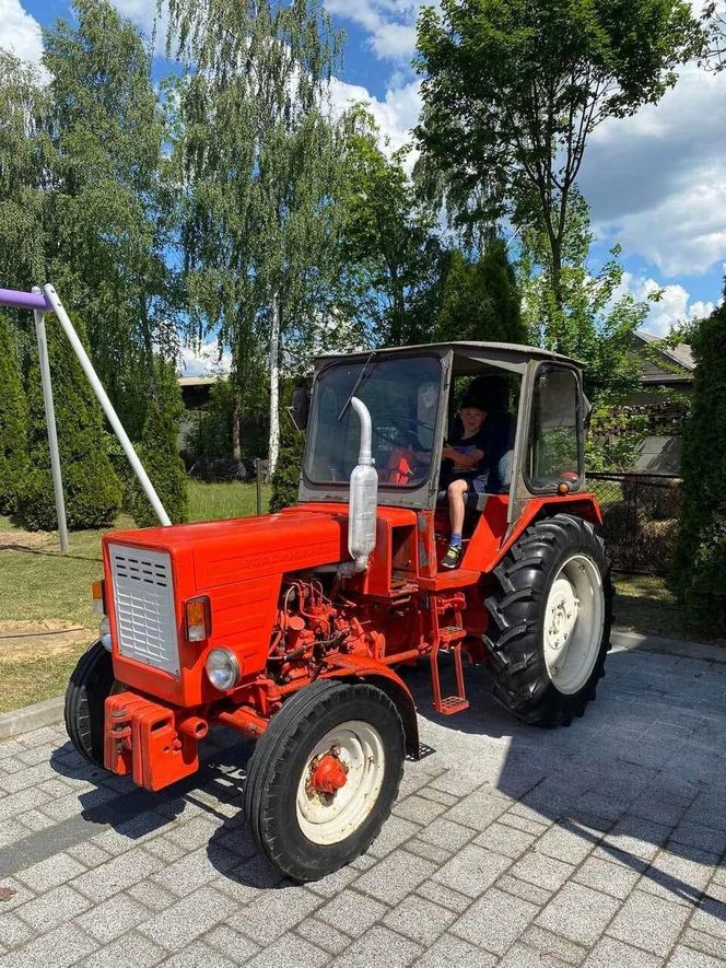 Najpiękniejsza wieś województwa śląskiego. Nazwę nosi od grusz rosnących przy polach