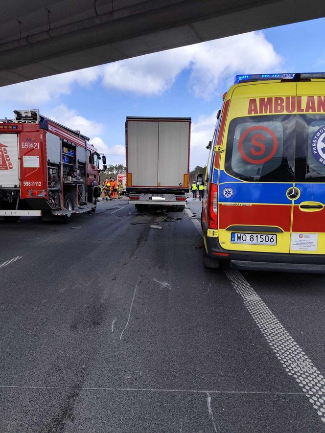 Kolejny koszmar na S8! Zderzenie dwóch tirów, w akcji śmigłowiec LPR. Droga zablokowana