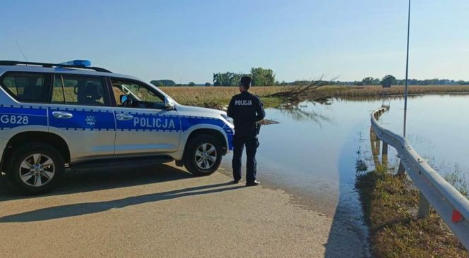 Policjani z Nowego Sącza pojechali w miejsca zalane przez powdódź na Dolnym Śląsku 