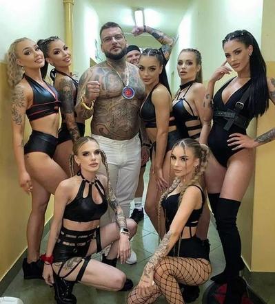 Ring girls GROMDA