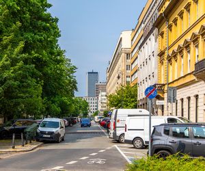 Ulice Śródmieścia Warszawy, na których urzędnicy dostaną miejsca parkingowe