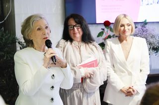 90 lat, a jaka forma! Irena Santor zalicza dwie imprezy jednego dnia – i na obu kradnie show