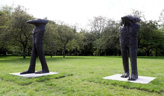 Park Rzeźby na Bródnie, Rzeźby Magdaleny Abakanowicz