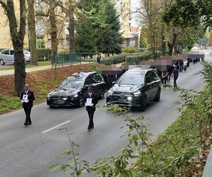 Pogrzeb Agnieszki Guz i jej syna w Sandomierzu. Rodzina i przyjaciele żegnają projektantkę gwiazd