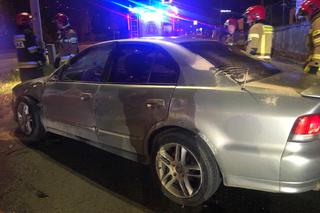 Groźne zdarzenia na ul. Pstrowskiego w Olsztynie. Auto przewróciło się na bok [ZDJĘCIA]