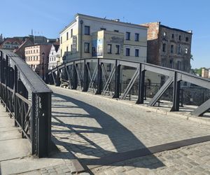 O tym mieście mówią mała Praga. Twierdza, podziemia i najstarszy kamienny most 